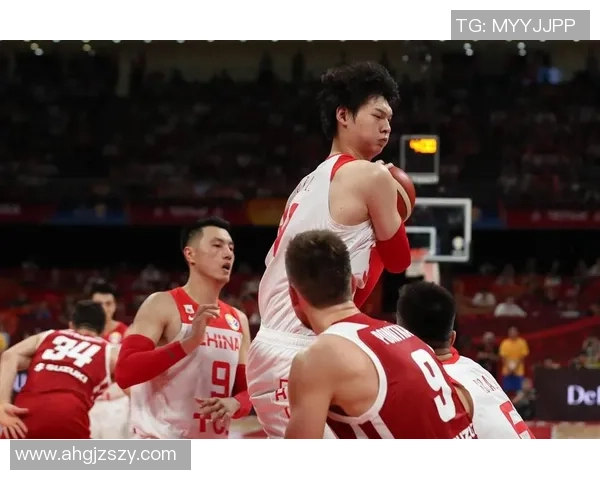 武汉篮球队在世界杯预选赛中以98分高居榜首展现强劲实力